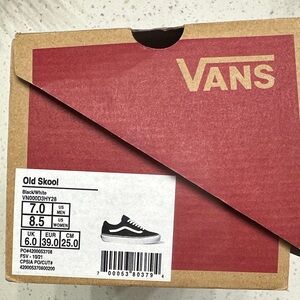 Vans Old Skool Black and White Sneakers